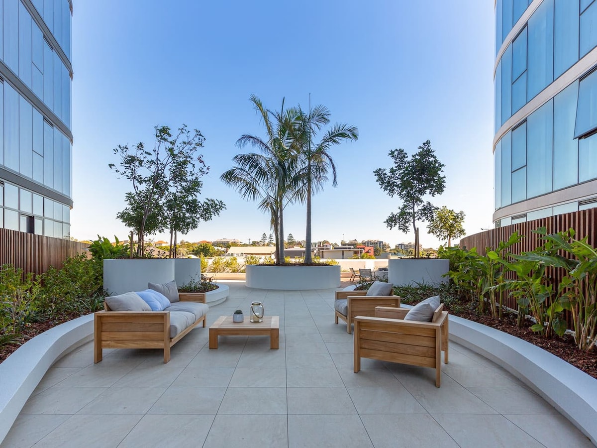 Bright and Sunny 1Bedroom Apartment + Rooftop Pool 21 Serain Residences