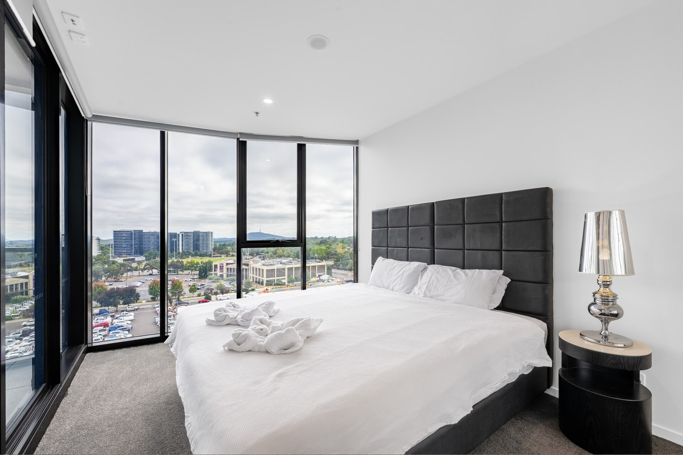 Modern Chic 1-Bedroom Apartment with Parking 1 Serain Residences