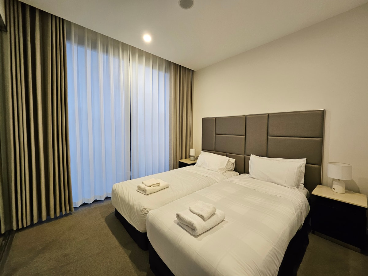 Comfort 3 bedroom Villa In Center Surfers Paradise 7 Serain Residences