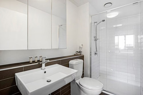 Modern One-bedroom Apt in the Heart of Melbourne 5 Serain Residences