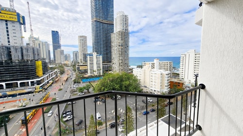 Stylish Hotel Room | near Beach & Tram | Max 4 4 Serain Residences