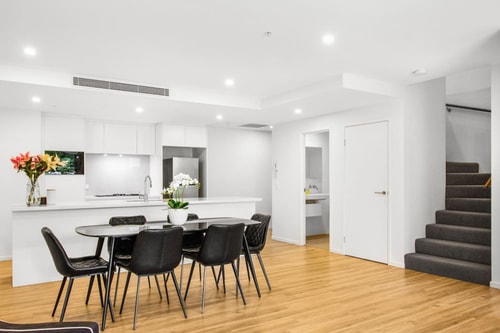 Exquisite and Stylish Villa in Surfers Paradise 1 Serain Residences