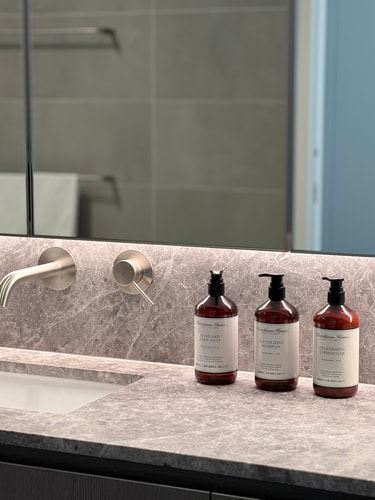 Stylish Sandringham Urban Townhouse by Hyde Park 8 Serain Residences