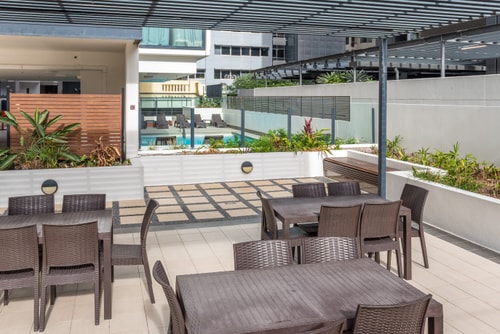 Modern 2BR in Brisbane CBD | Pool | Gym | Parking 16 Serain Residences