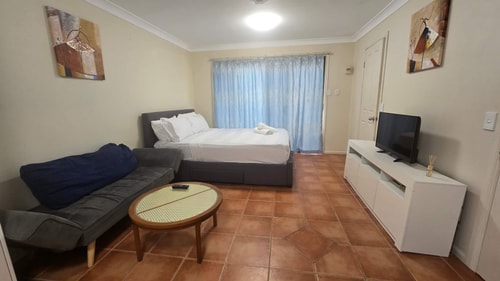 Comfortable Studio Granny Flat Mermaid Water 2 Serain Residences