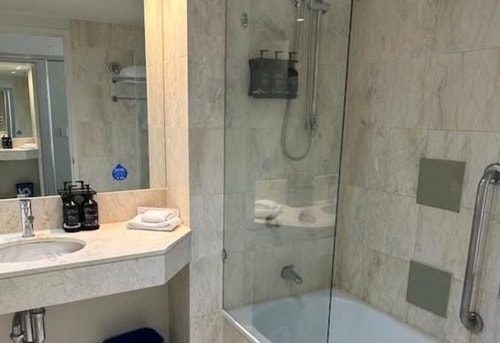 Comfy 2DoubleBed Suite in Central Surfers 6 Serain Residences