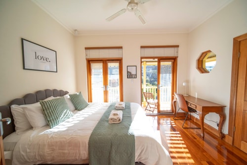 Cozy Home 5mins Walk from Beach with Fireplace 3 Serain Residences