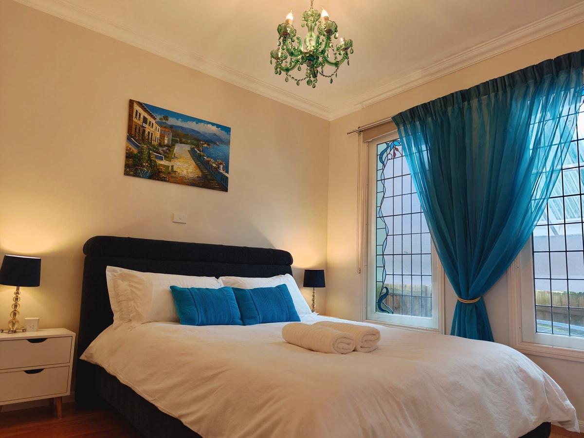 4BR Upper House Close to Blue Mountains Highlights 32 Serain Residences