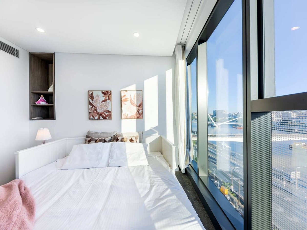 Riverfront 2Bedroom Apt in Brisbane City w/Parking 25 Serain Residences