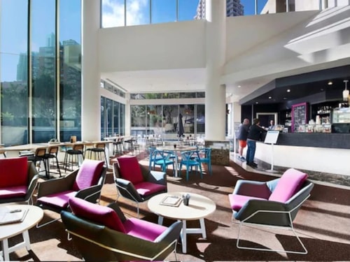 Central Located Queen Studio in Legend Hotel 1 Serain Residences