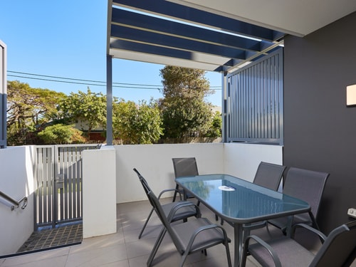 Three Bedroom Comfortable Villa Surfers Paradise 16 Serain Residences