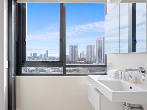 Modern 2BR Apartment on level 13 | Walk to Beach 5 Serain Residences