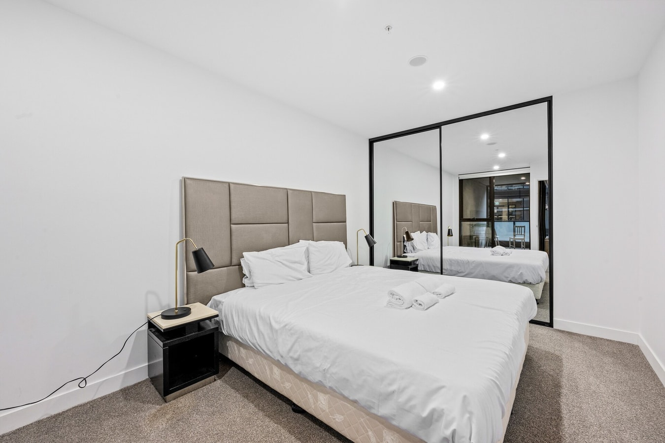 Woden Comfortable 1-Bedroom Apartment with Parking 2 Serain Residences