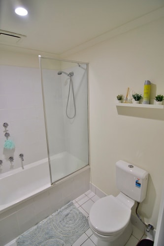3BR Townhouse in Heart of Adelaide with Parking 15 Serain Residences