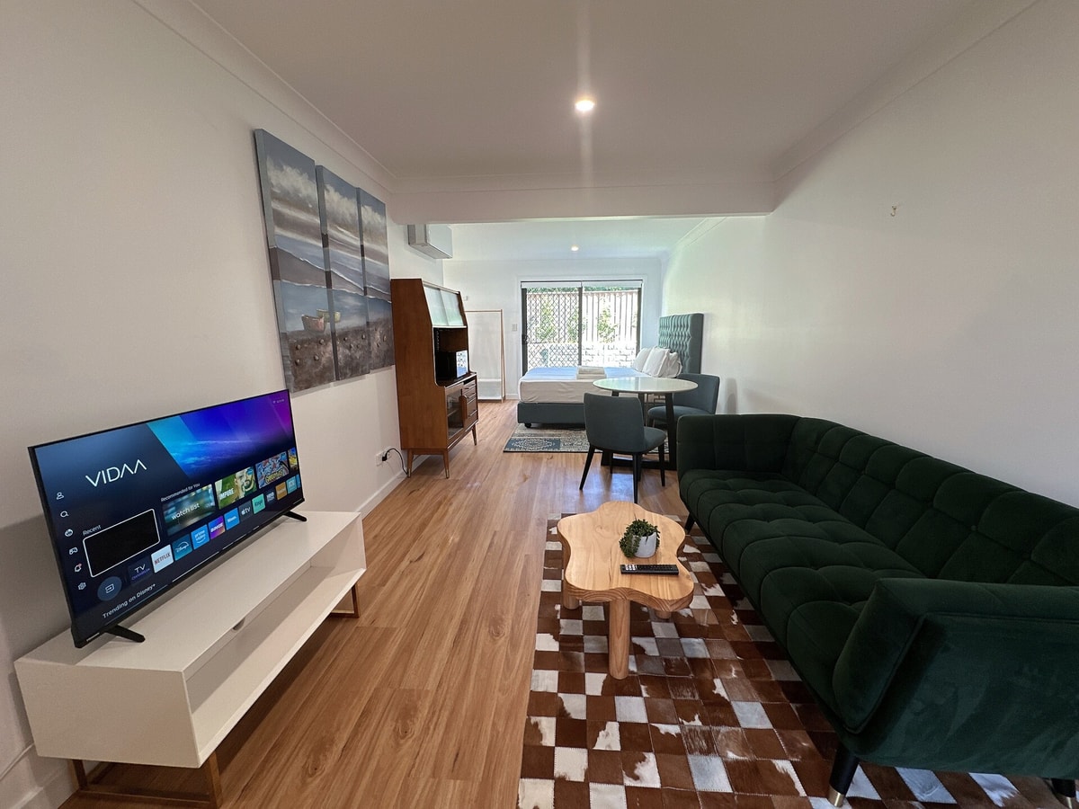 Spacious Homelike King Studio Retreat in Roseville 13 Serain Residences