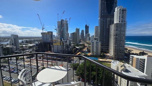 Cozy 2 Double-bed Room | Walk to Surfers Beach 7 Serain Residences