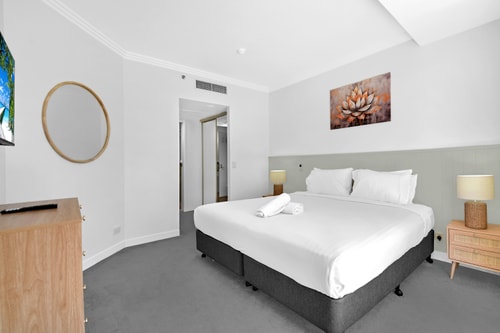 Sunlit 1-Bedroom Apt at Crown Tower with Parking 8 Serain Residences