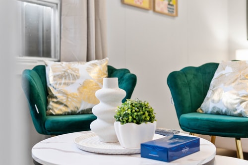 Stylish 2BR Retreat | Walk to Shops & 12min to CBD 6 Serain Residences