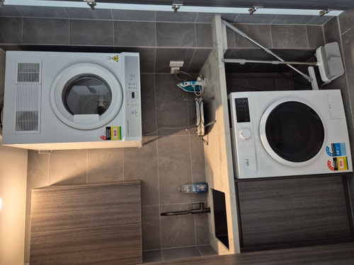 Olympic Park 1BR: Pool, Gym & Free Secure Parking 22 Serain Residences