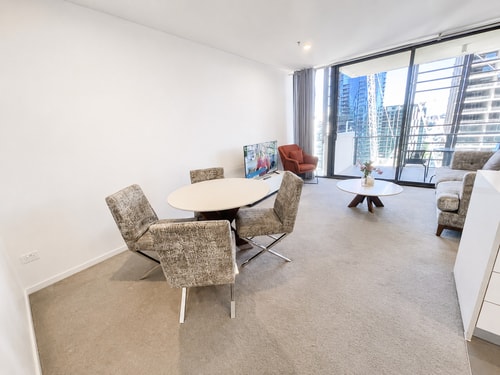 Comfortable 2BR w/ Pool, Gym & BBQ | Free Parking 2 Serain Residences