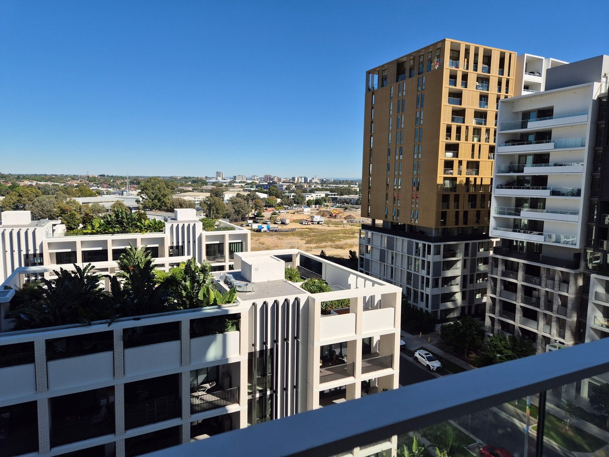 Olympic Park 1BR: Pool, Gym & Free Secure Parking 7 Serain Residences