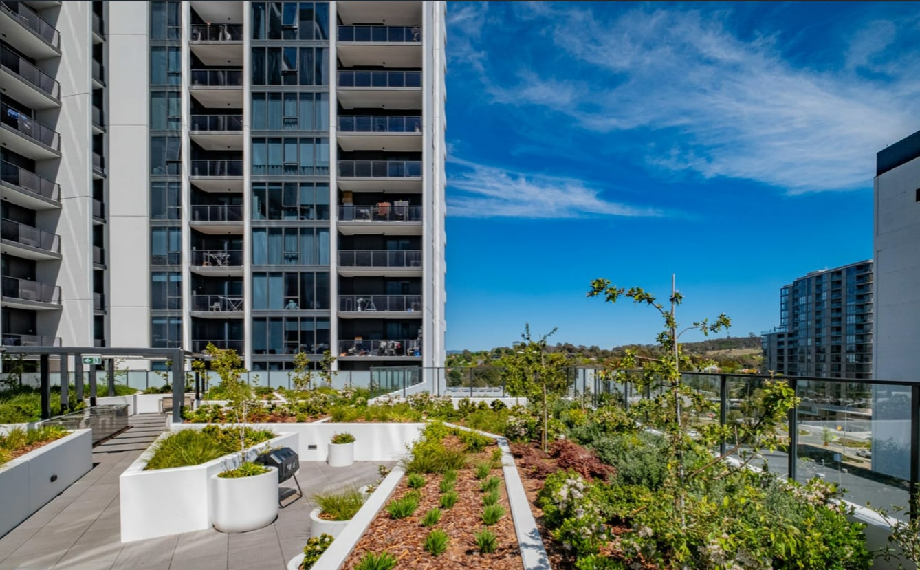 Modern One-bedroom in Phillip with Parking 15 Serain Residences