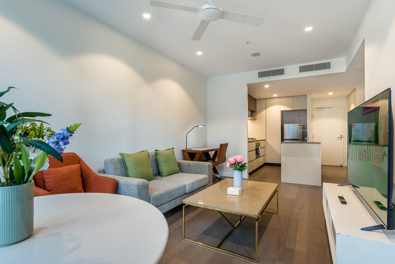 Resort-Style CBD 1-Bedroom Stay Walk to Everything 35 Serain Residences