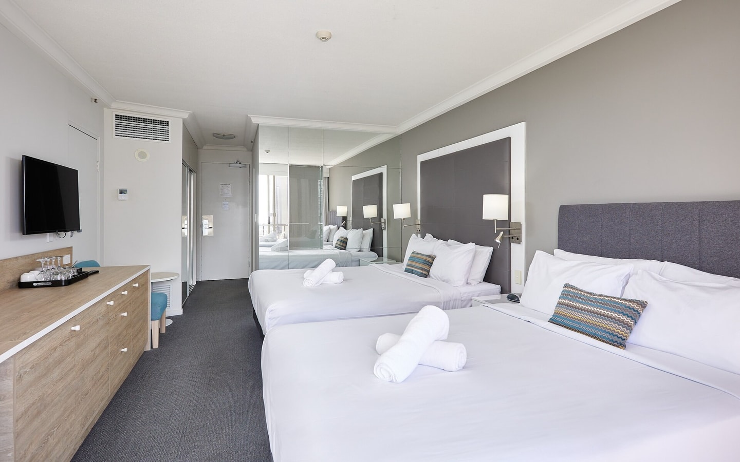 King and Double-bed Comfy Suite on View Ave 4 Serain Residences