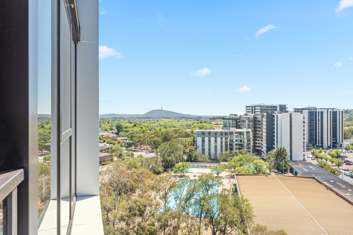 Modern & Cozy 1-Bedroom Apartment in Phillip 19 Serain Residences