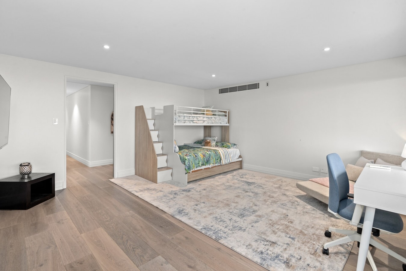 Costal Three-Storey Home with Panoramic Sea Views 21 Serain Residences