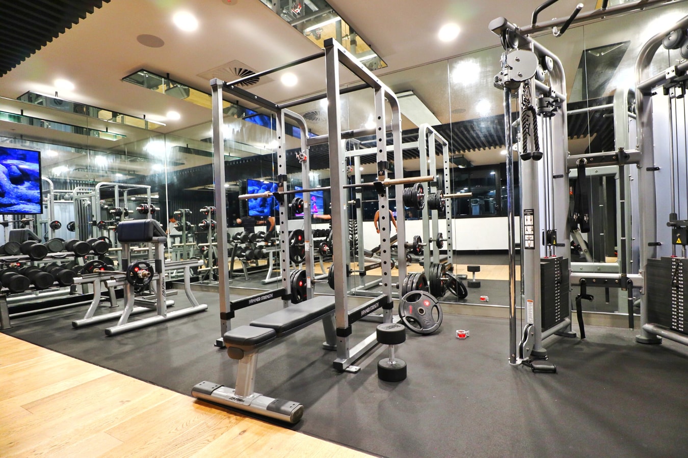 High-Rise 1BR in Heart of FV | 2 minutes to Train 4 Serain Residences