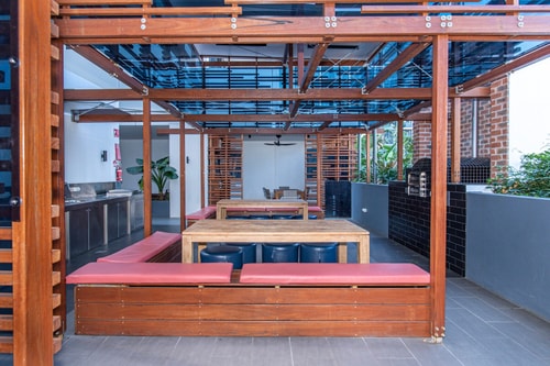 Comfortable 2BR w/ Pool, Gym & BBQ | Free Parking 14 Serain Residences