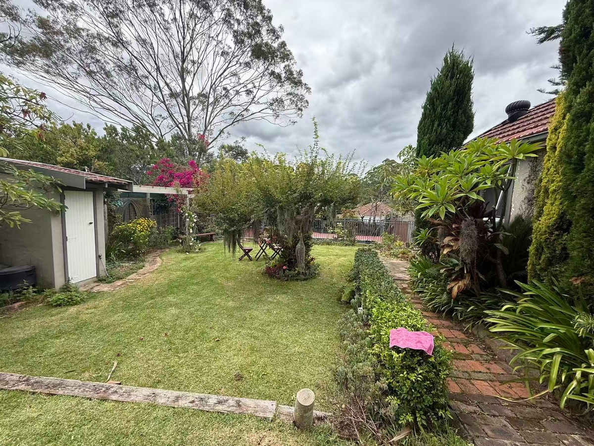 Little Hideaway Studio | 12 Mins to Train & Metro 8 Serain Residences