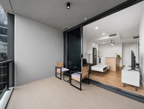 Central Located 1BR w/Parking | Near CBD & Transit 18 Serain Residences