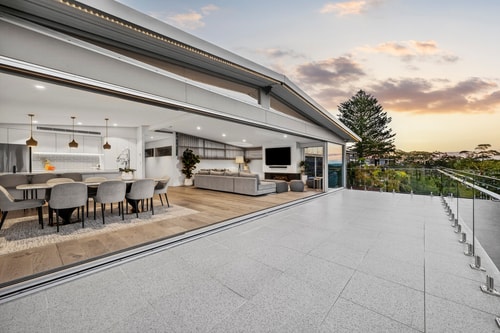 Costal Three-Storey Home with Panoramic Sea Views 14 Serain Residences