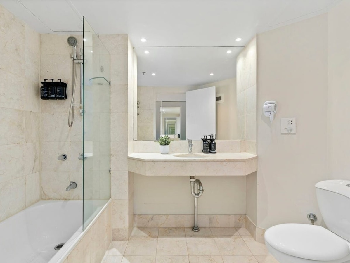 Central Located 2 Double-bed Hotel Room in Surfers 6 Serain Residences