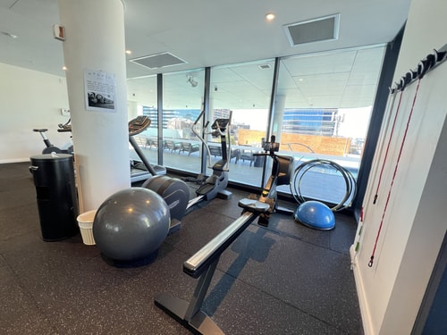 Cozy Two bedroom Apartment with Parking 15 Serain Residences