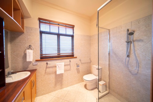Cozy Home 5mins Walk from Beach with Fireplace 15 Serain Residences