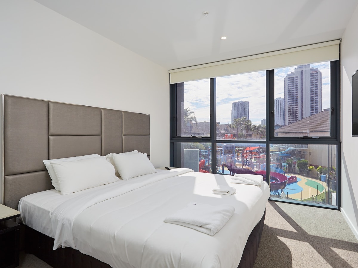 Cozy 2-bedrooms Apartment in Surfers Paradise 4 Serain Residences