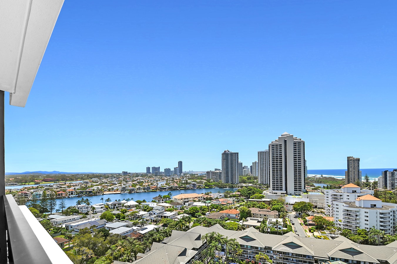 Comfortable 2 bedroom Apartment in Central Surfers 6 Serain Residences