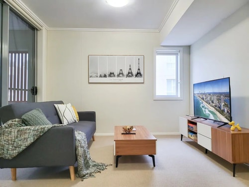 One bedroom Apartment walk to Gordon Train Station 0 Serain Residences