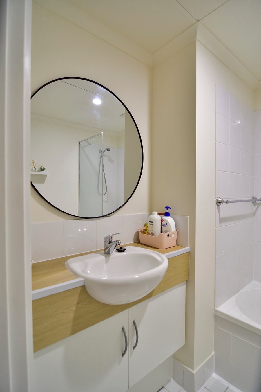 3BR Townhouse in Heart of Adelaide with Parking 11 Serain Residences
