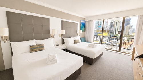 Central Located 2 Double-bed Hotel Room in Surfers 1 Serain Residences