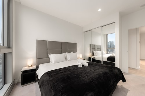 One-bedroom Modern Apartment in South Melbourne 8 Serain Residences