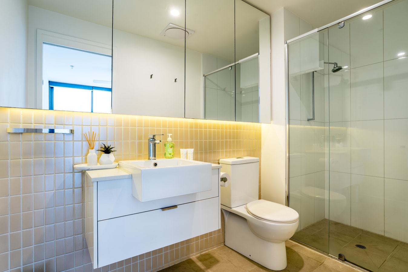 City-Center Cozy 2BDR Apartment with Parking 8 Serain Residences