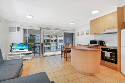 Comfy 1BR + Free Parking |  Stroll to Parklands 3 Serain Residences