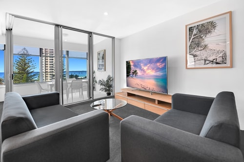 2-Bedroom Apt Heart of Surfers Paradise w/Parking 1 Serain Residences