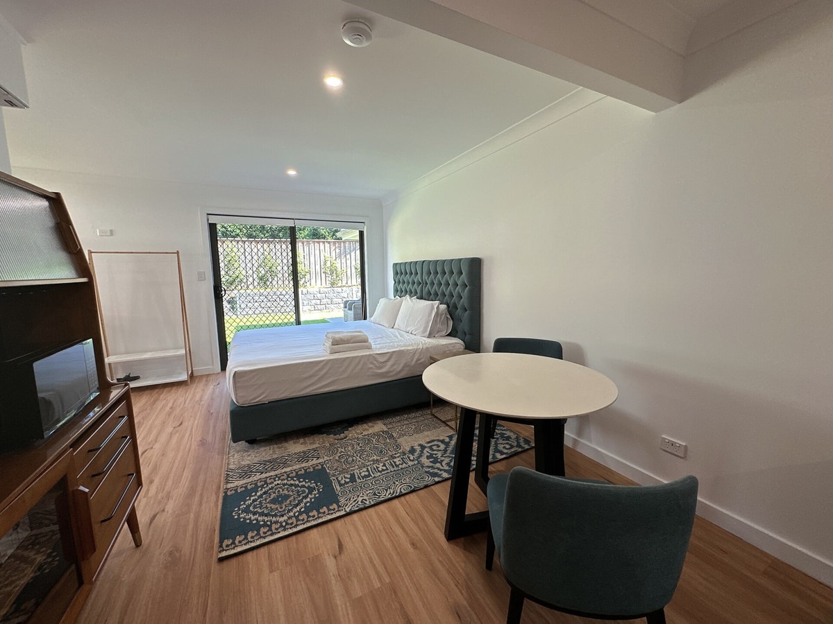 Spacious Homelike King Studio Retreat in Roseville 4 Serain Residences