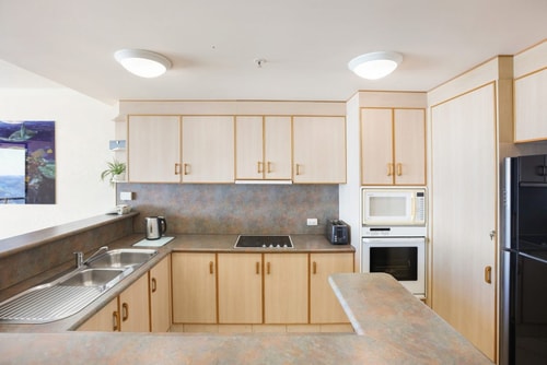 Spacious Ocean View 1-Bedroom + Parking in Surfers 4 Serain Residences
