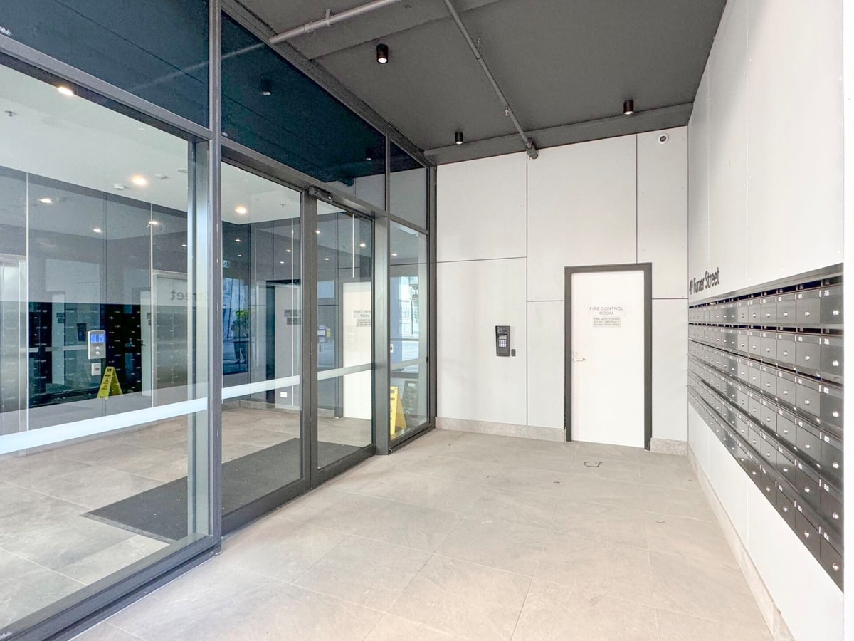 Modern One-bedroom in Phillip with Parking 13 Serain Residences
